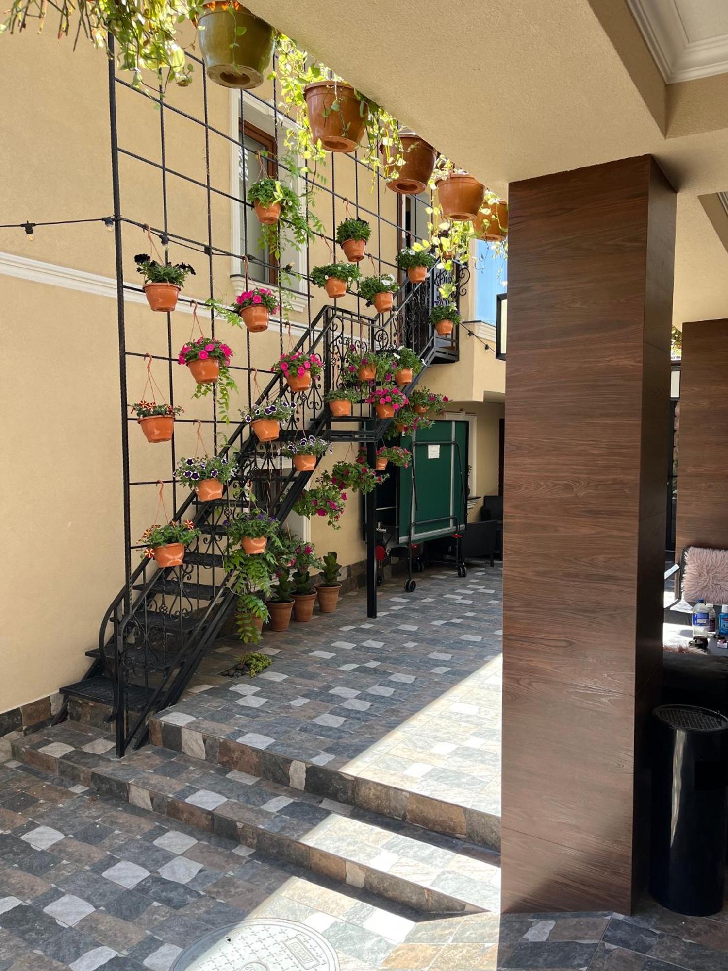 77/5 Hotell Chisinau Eksteriør bilde