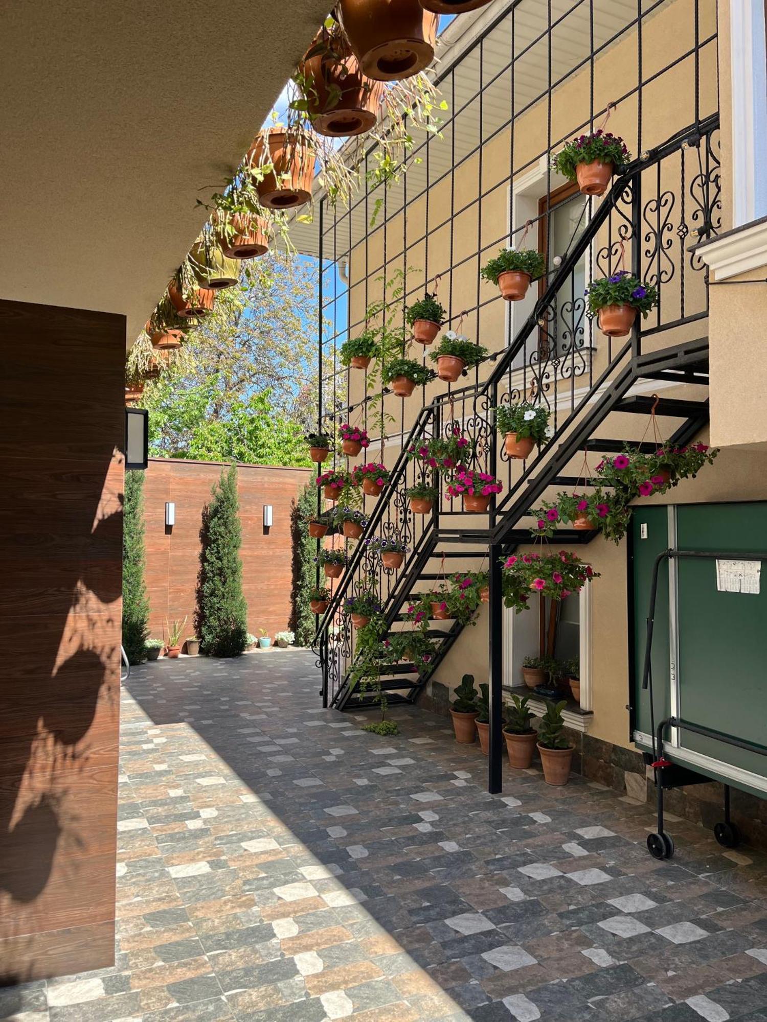 77/5 Hotell Chisinau Eksteriør bilde